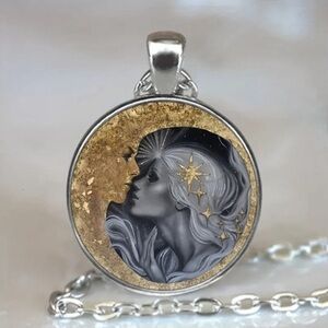 New! Creative Elegant Moon Beauty Pendant Necklace